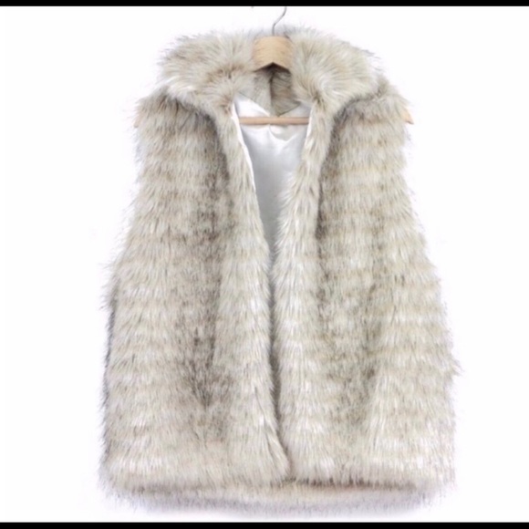 NEW, Boutique Faux Fur Vest - Picture 2 of 2